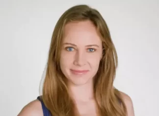 Claire Diaz Ortiz – The Woman Who Signed Up The Pope On Twitter Claire Diaz-Ortiz